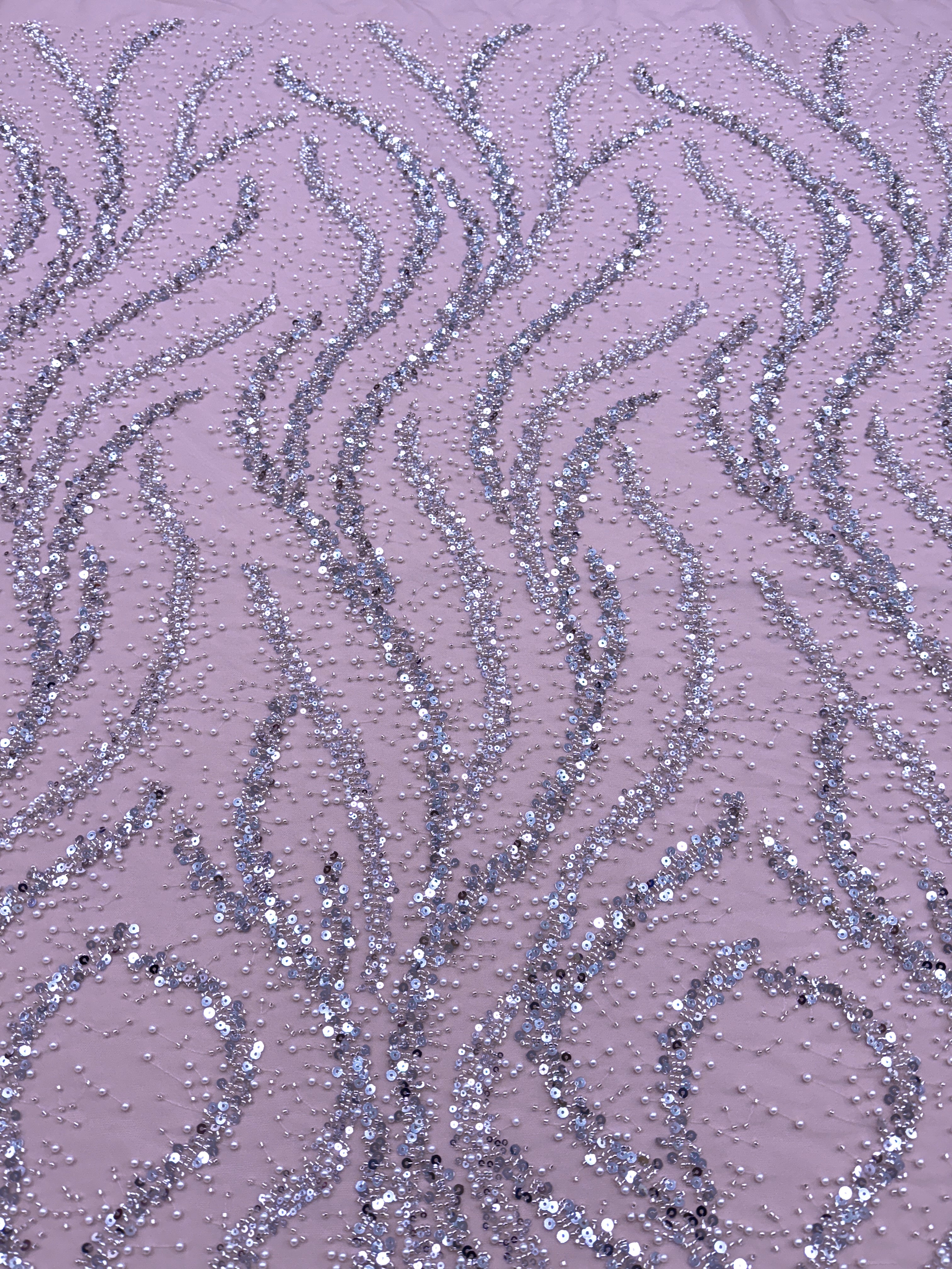 Dantela Couture Argintie pe Tulle Roz cu Perle, Margele si Paiete