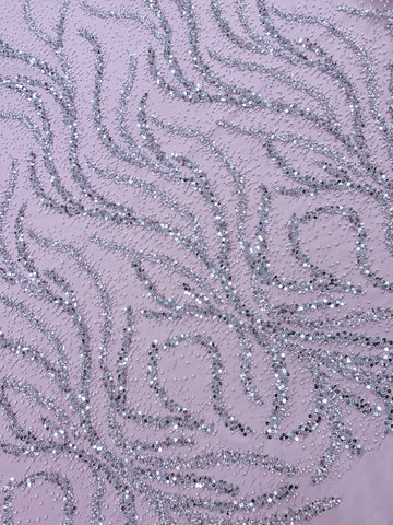 Dantela Couture Argintie pe Tulle Roz cu Perle, Margele si Paiete