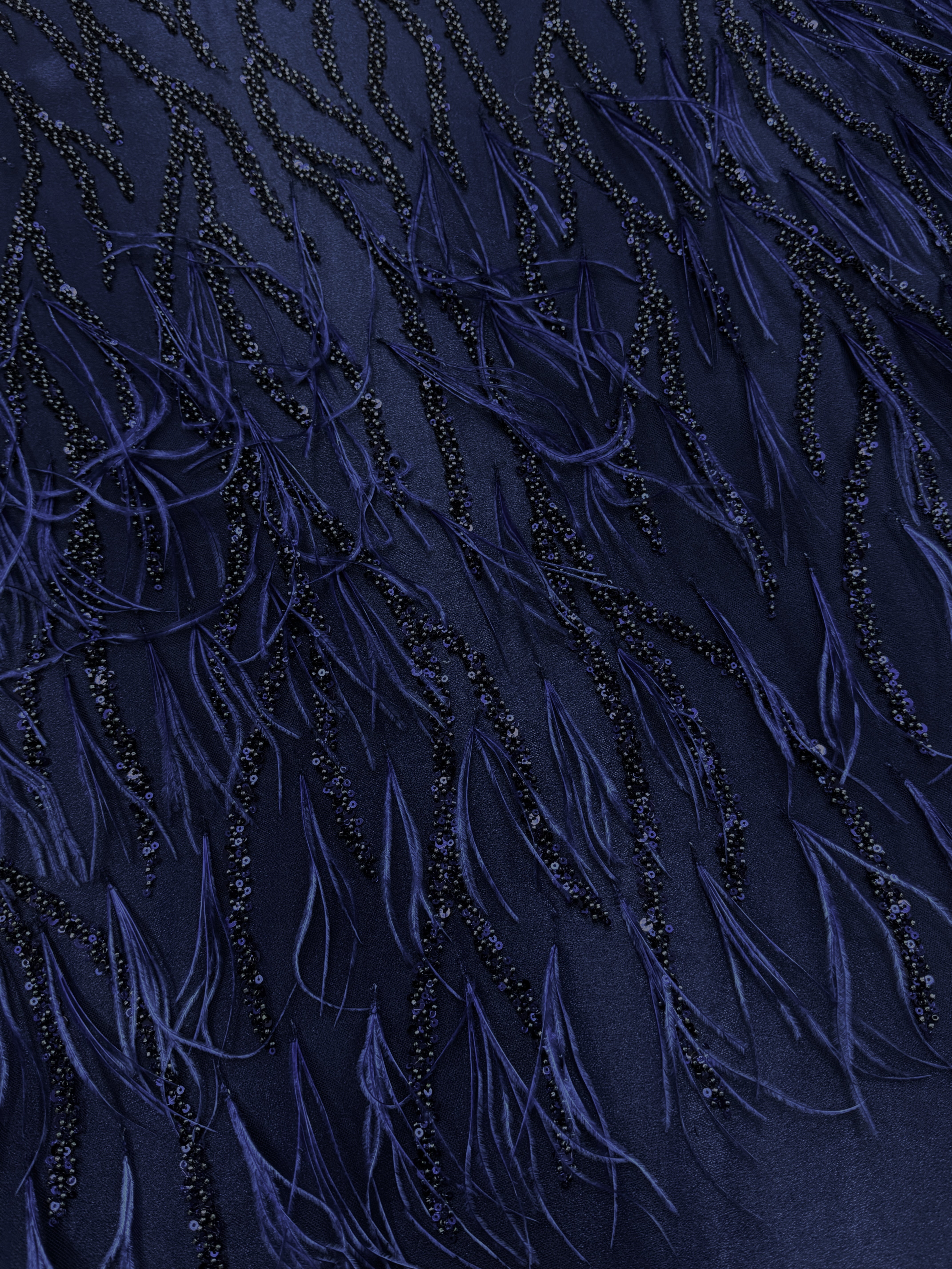 Dantela Couture Bleumarin cu Pene de Strut, cu Siraguri, cu Margele si Paiete