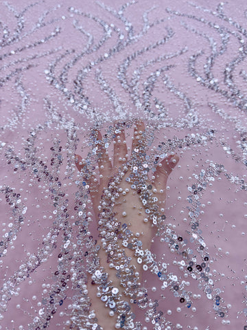 Dantela Couture Argintie pe Tulle Roz cu Perle, Margele si Paiete
