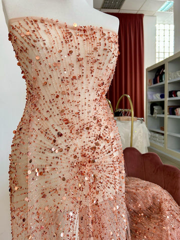 Kupon 0,9 m - Rose Haute Couture arany csipke gyöngysorokkal