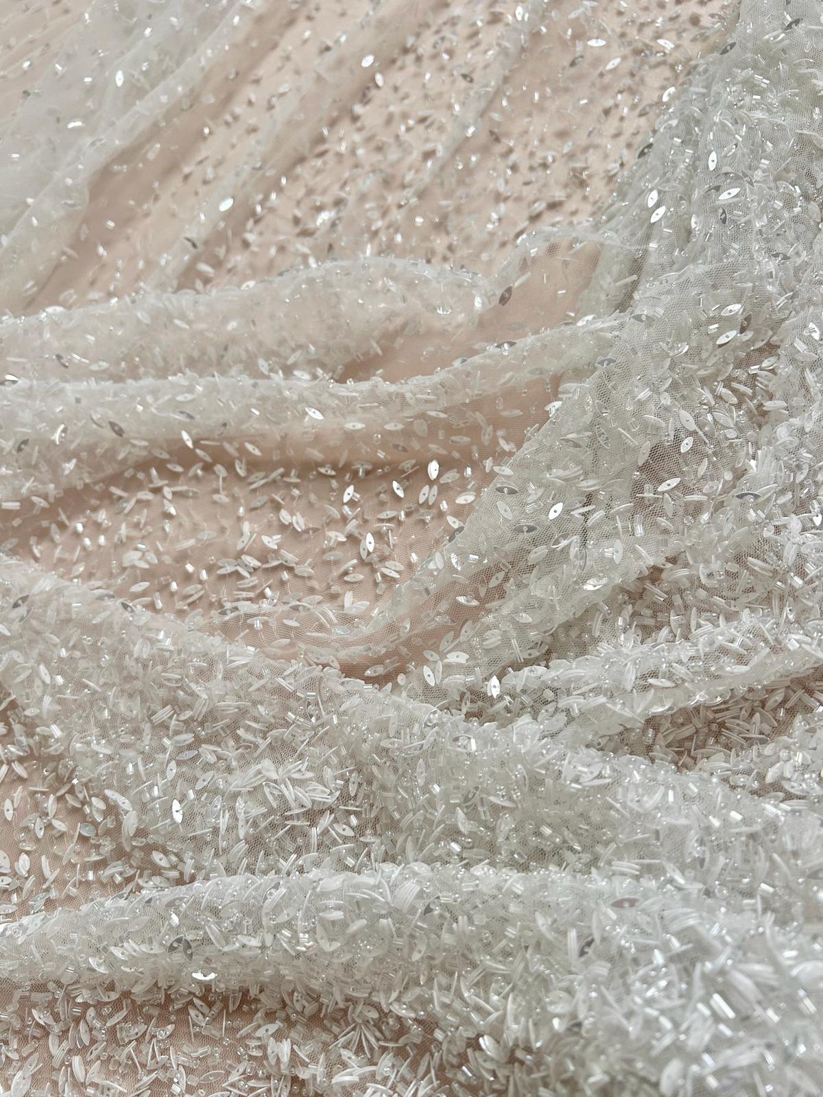 Ivory Haute Couture csipke