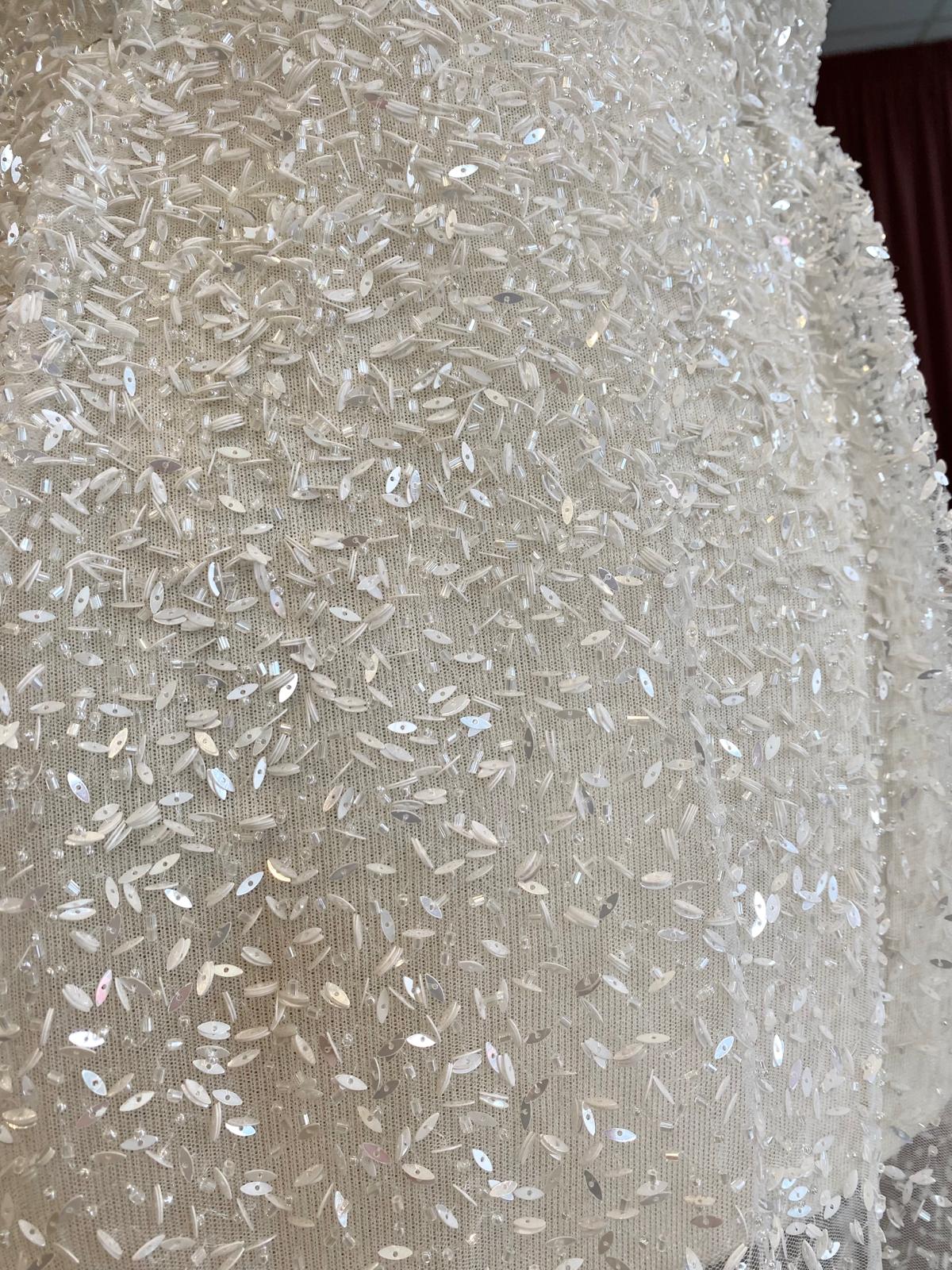 Ivory Haute Couture csipke