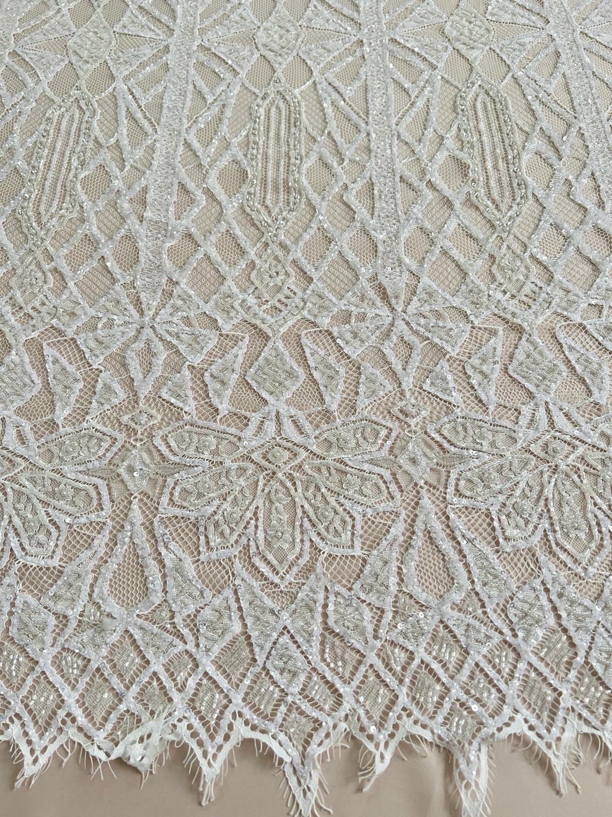 Ivory Haute Couture Chantilly típusú csipke