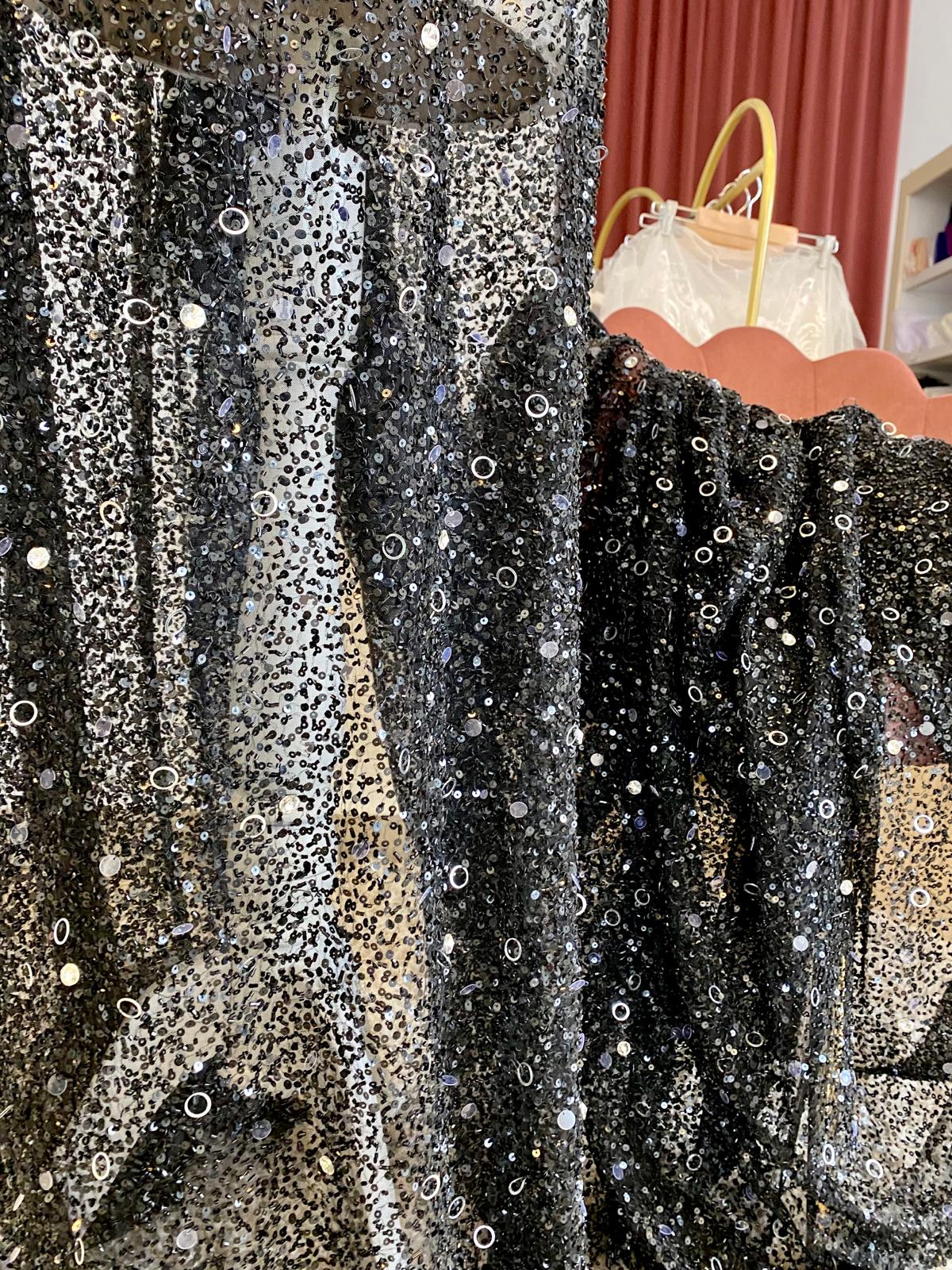 Fekete csipke Haute Couture