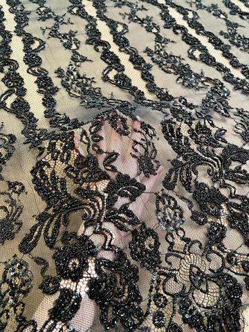 Fekete Haute Couture csipke, Chantilly típus