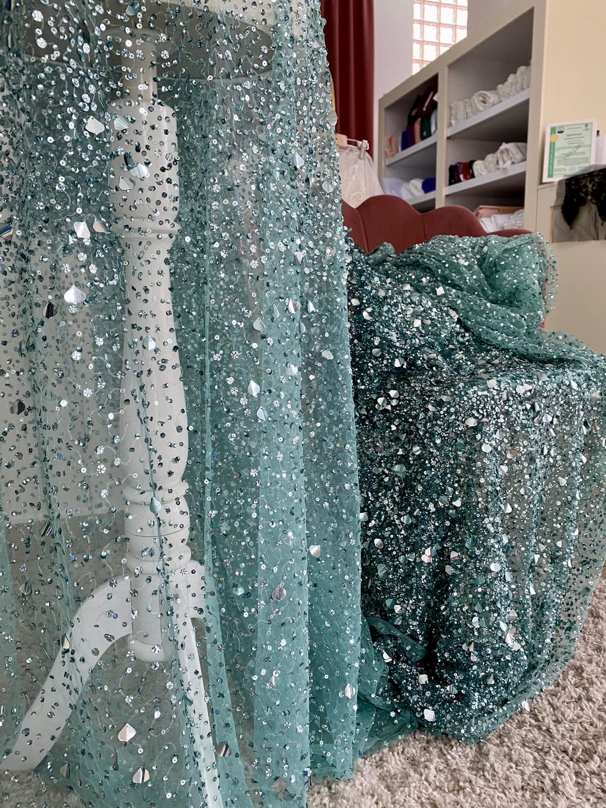 Zöld vagy kacsa csipke Haute Couture