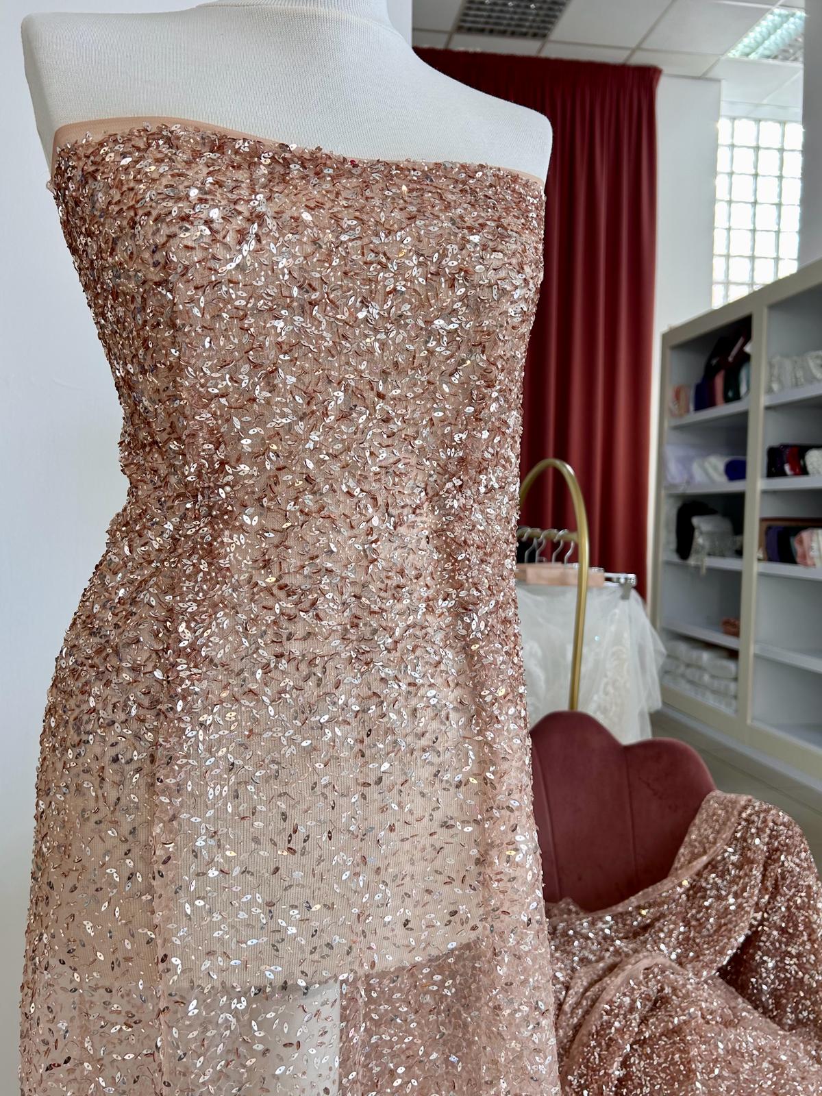 Arany Rose Haute Couture csipke
