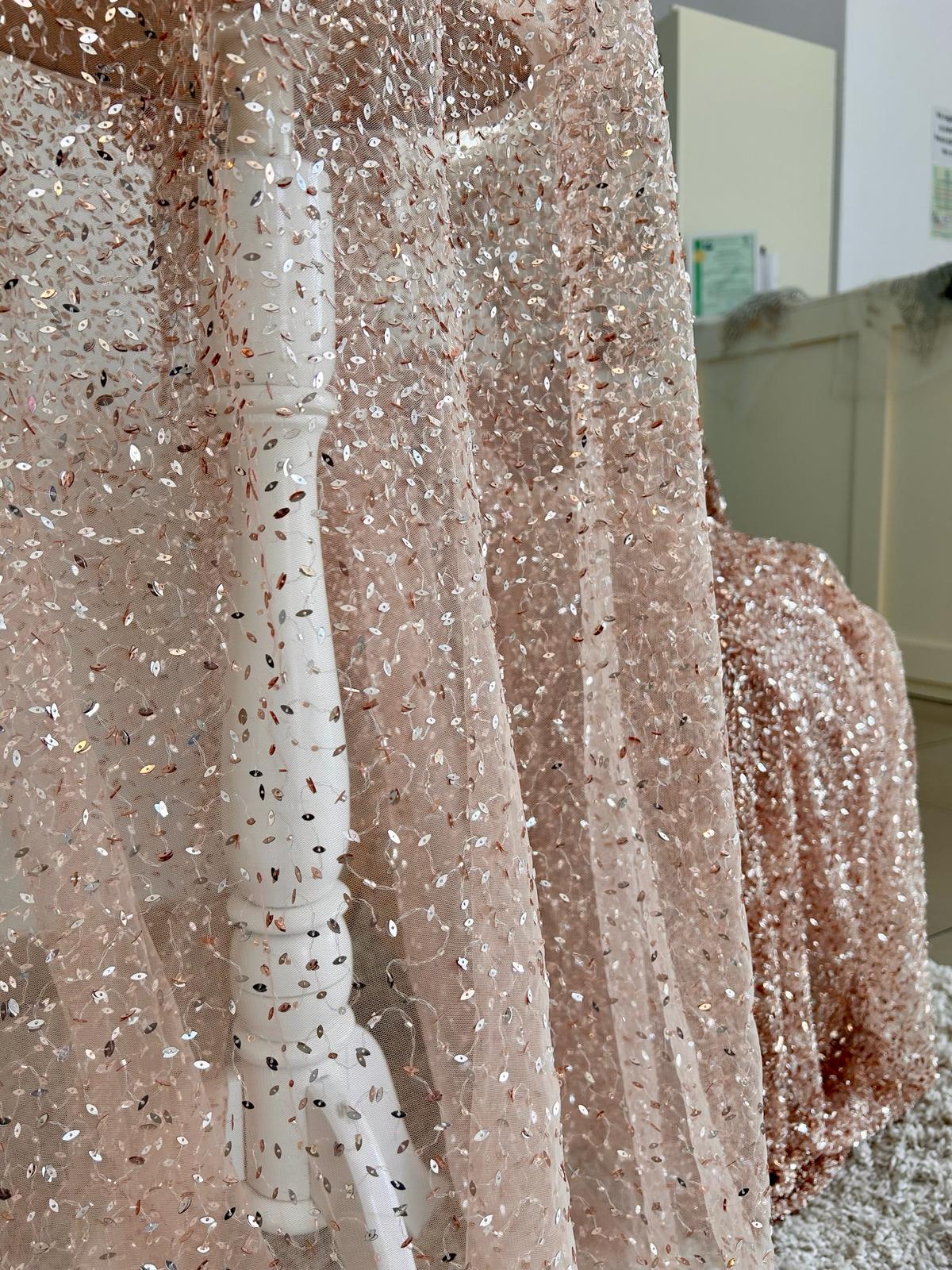 Arany Rose Haute Couture csipke