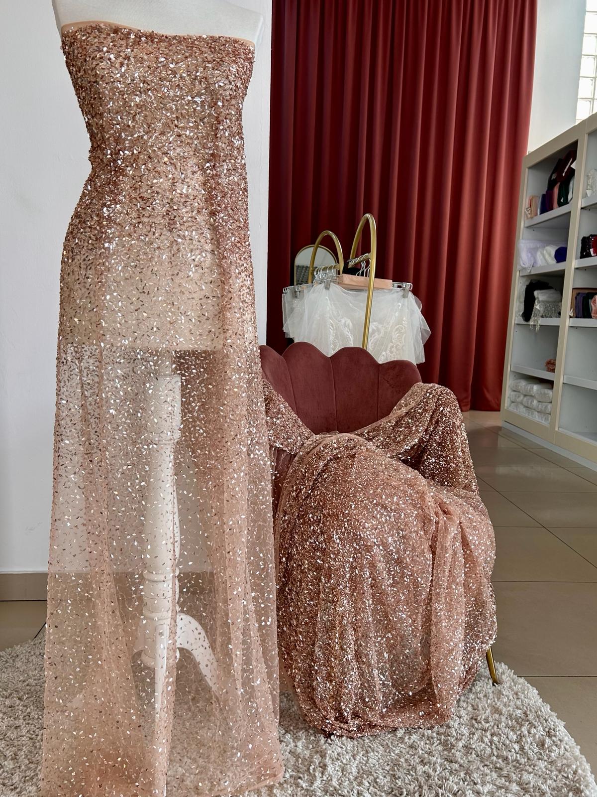 Arany Rose Haute Couture csipke
