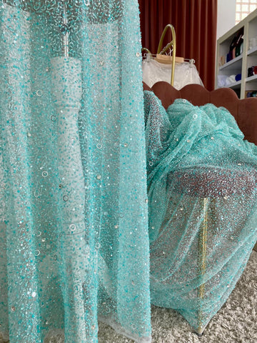 Mentazöld csipke Haute Couture