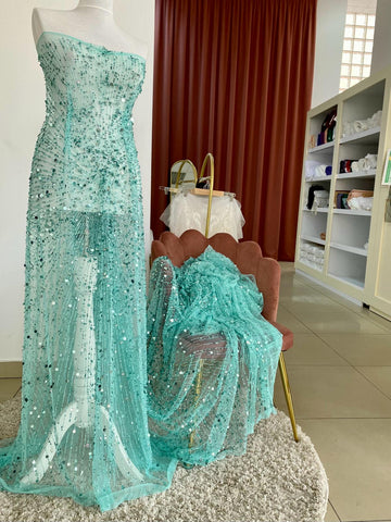 Kupon 1,3 m - Türkiz Haute Couture csipke gyöngysorokkal