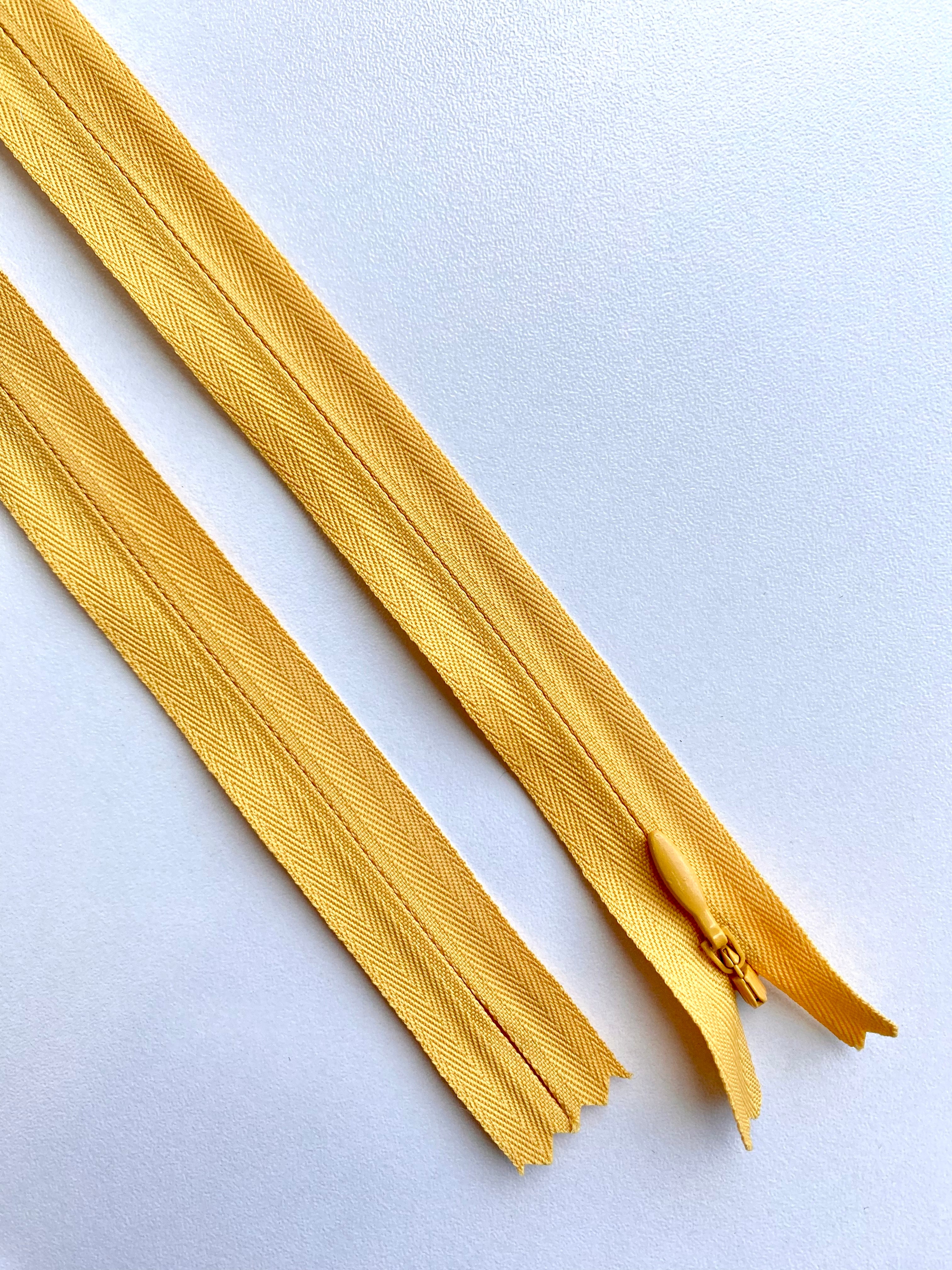 Fermoar rezistent, ascuns, brand YKK, culoare auriu, 70 cm lungime