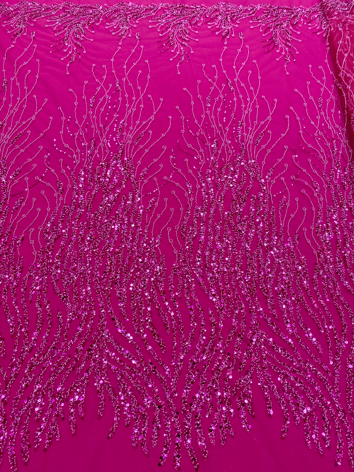 Dantela Couture Fucsia gyöngyökkel és flitterekkel, szálakkal