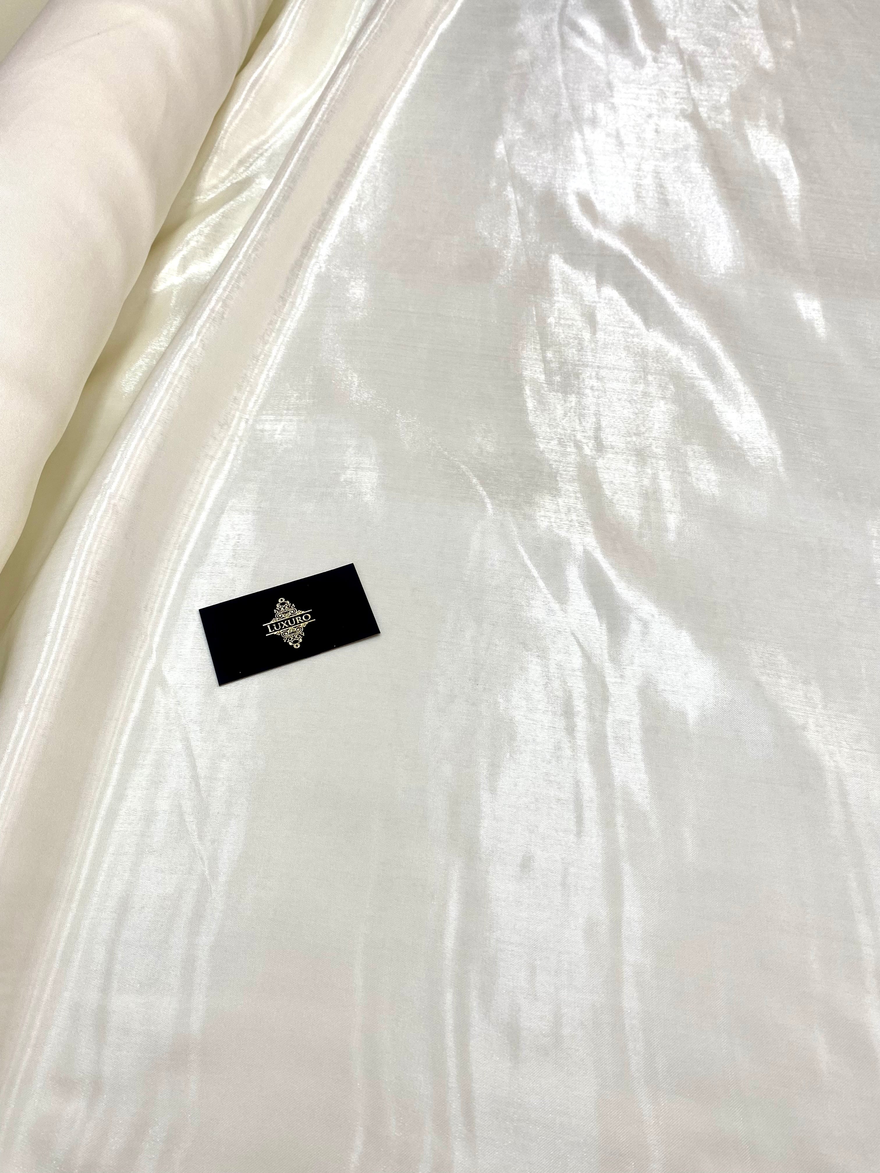 Folyékony Satin Fix Krém Világos