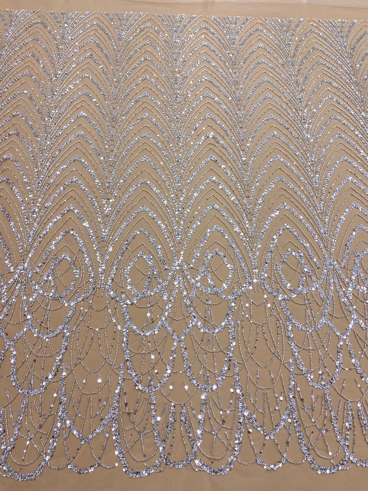 Dantela Couture Argintie cu Tulle Nude cu Model Geometric cu Margele si Paiete