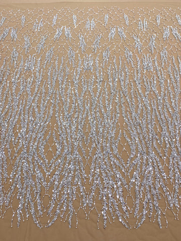 Dantela Couture Argintie pe Tulle Nude cu Siraguri cu Perle, Margele si Paiete