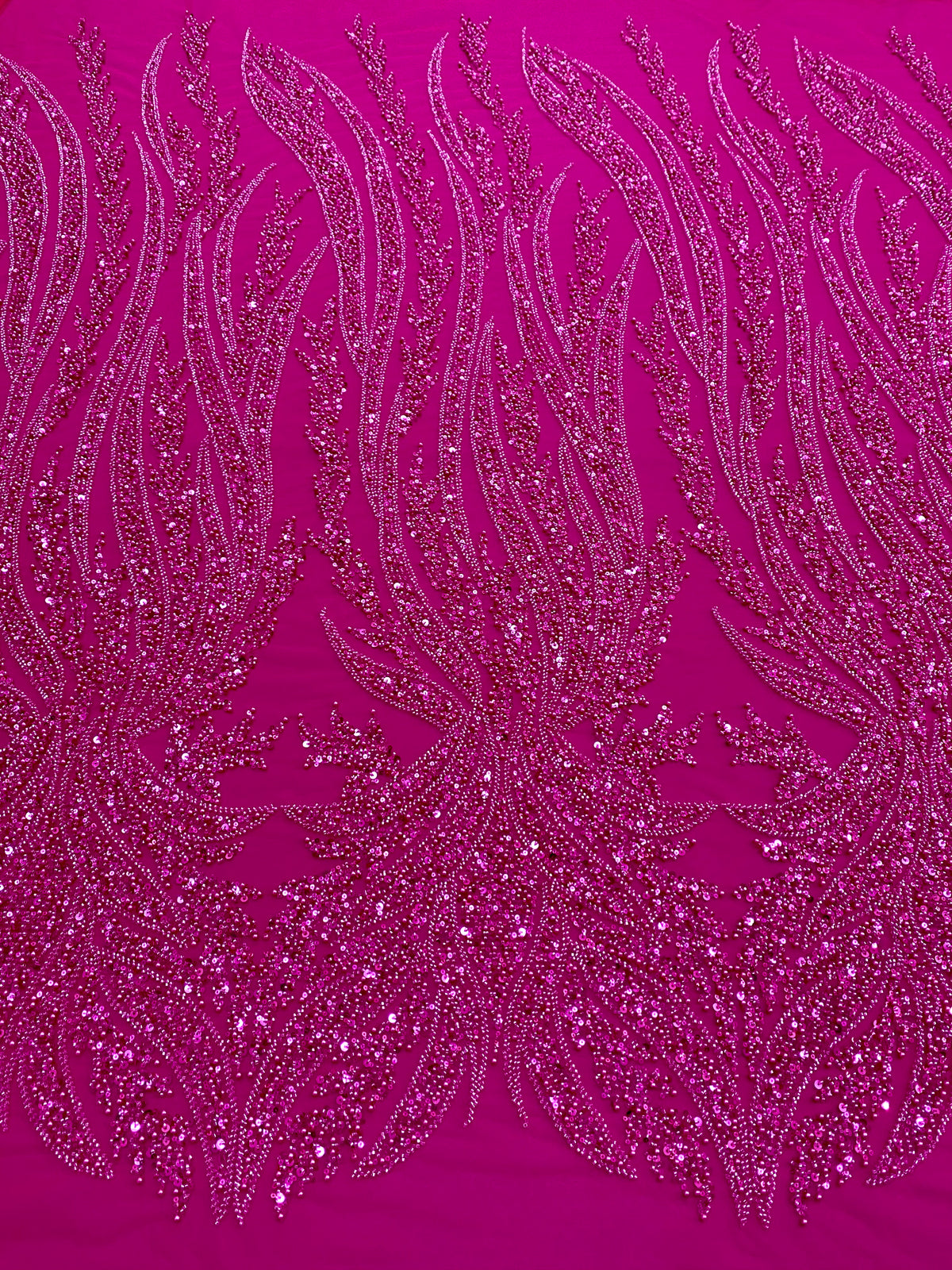 Dantela Couture Fucsia gyöngyökkel, gyöngyökkel és flitterekkel díszített panellel