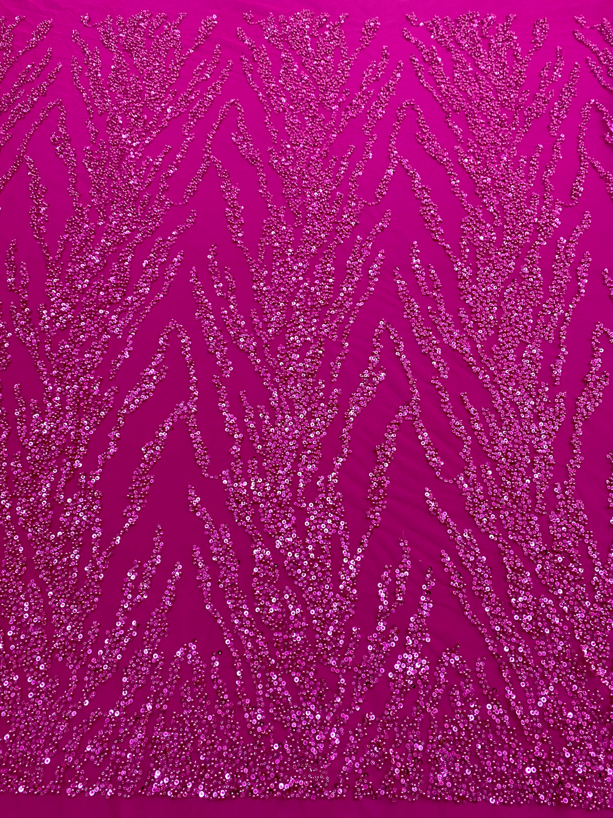 Dantela Couture Fucsia gyöngyökkel, gyöngyökkel és flitterekkel