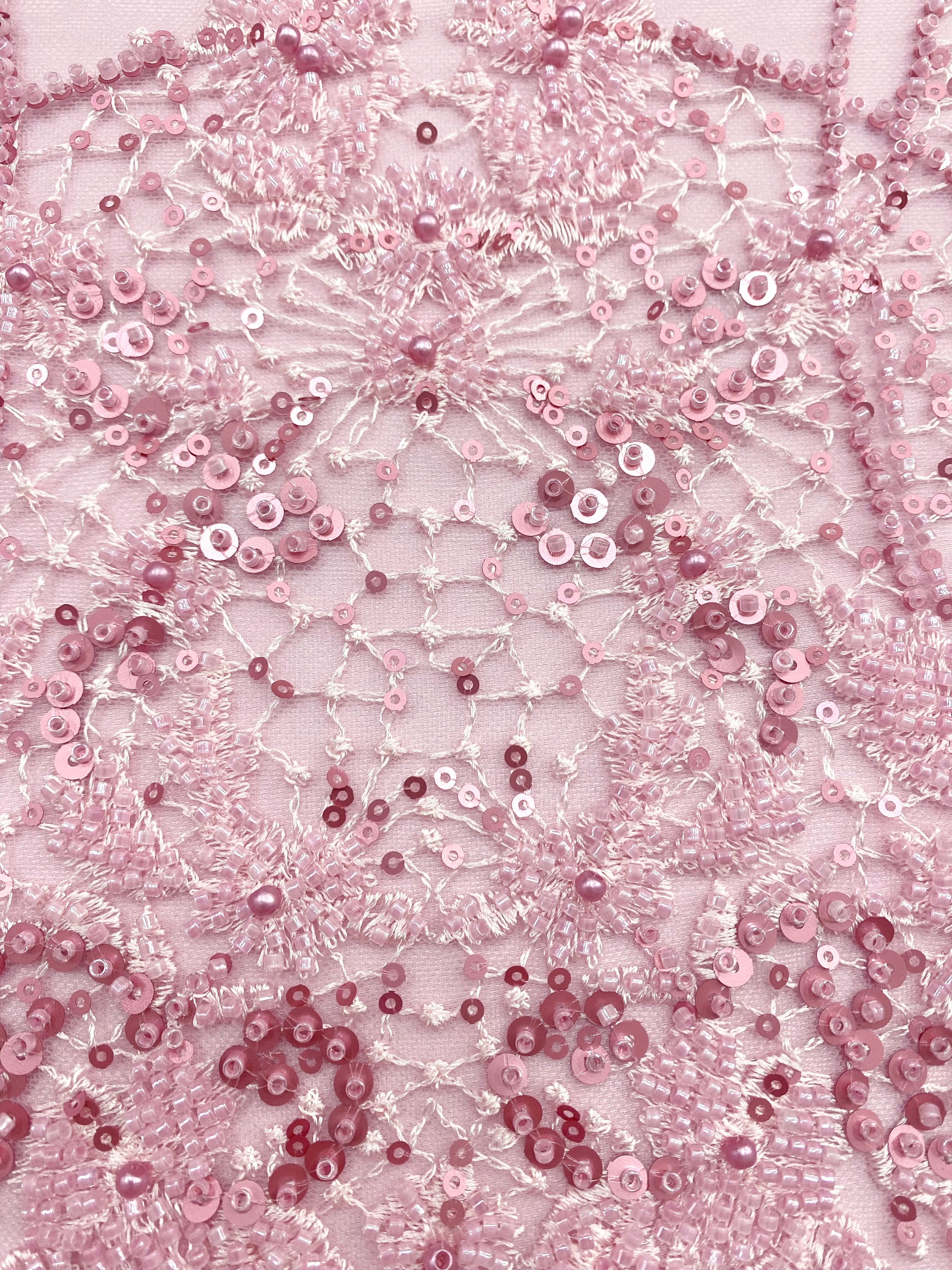 Dantela Couture Roz cu Model Geometric, cu Perle, Margele si Paiete