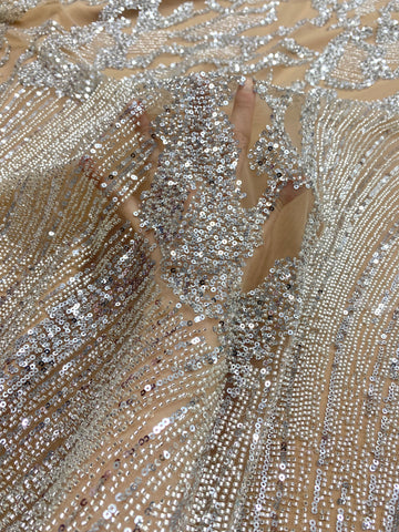 Csipke Couture ezüst tüll nude alapon geometrikus mintával, gyöngyökkel és flitterekkel