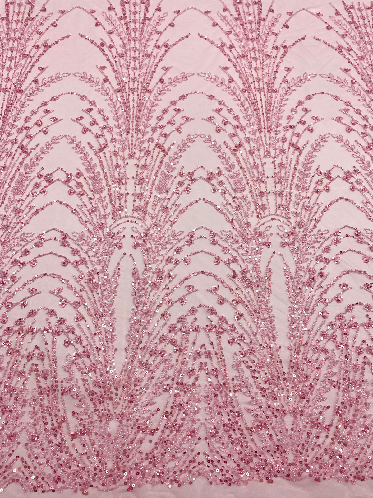 Dantela Couture Roz cu Model Geometric, cu Perle, Margele si Paiete
