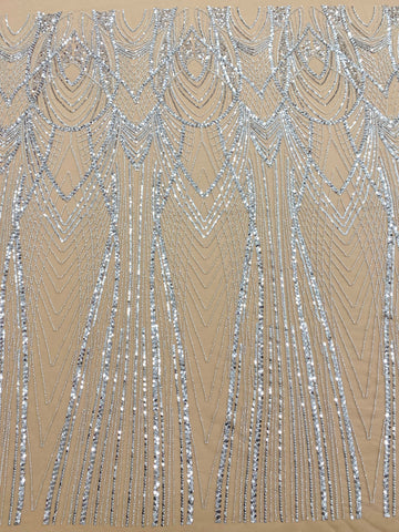 Csipke Couture ezüst tüll nude panellel, gyöngyökkel és flitterekkel
