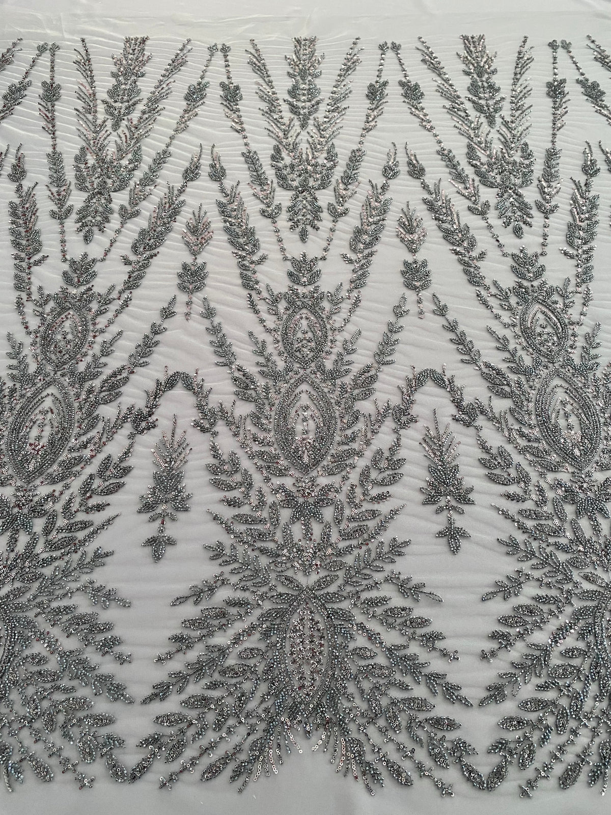 Dantela Couture Gri Antracit cu Model Simetric, cu Margele si Paiete