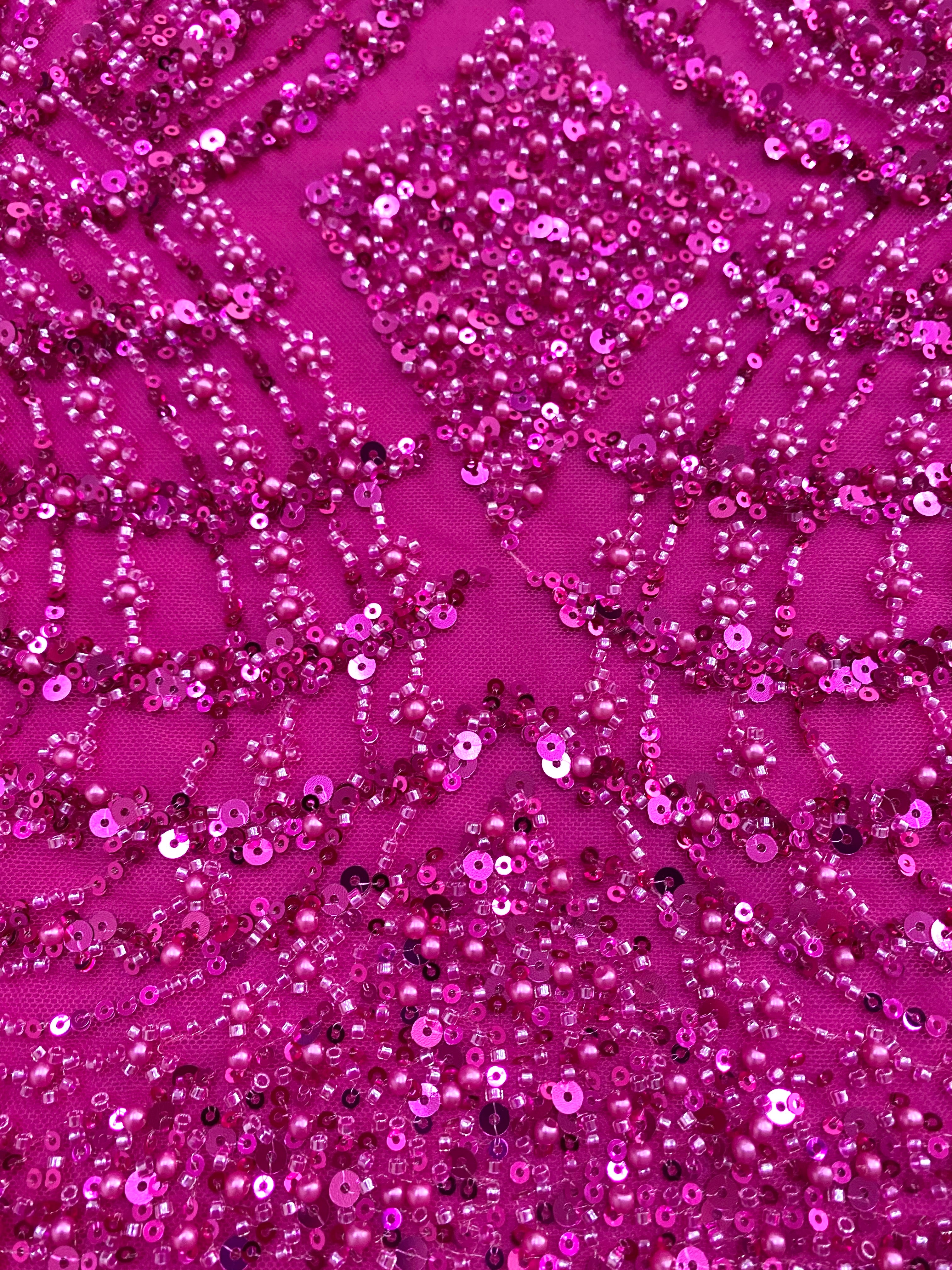 Dantela Couture Fucsia gyöngyökkel, gyöngyökkel és flitterekkel díszített panellel