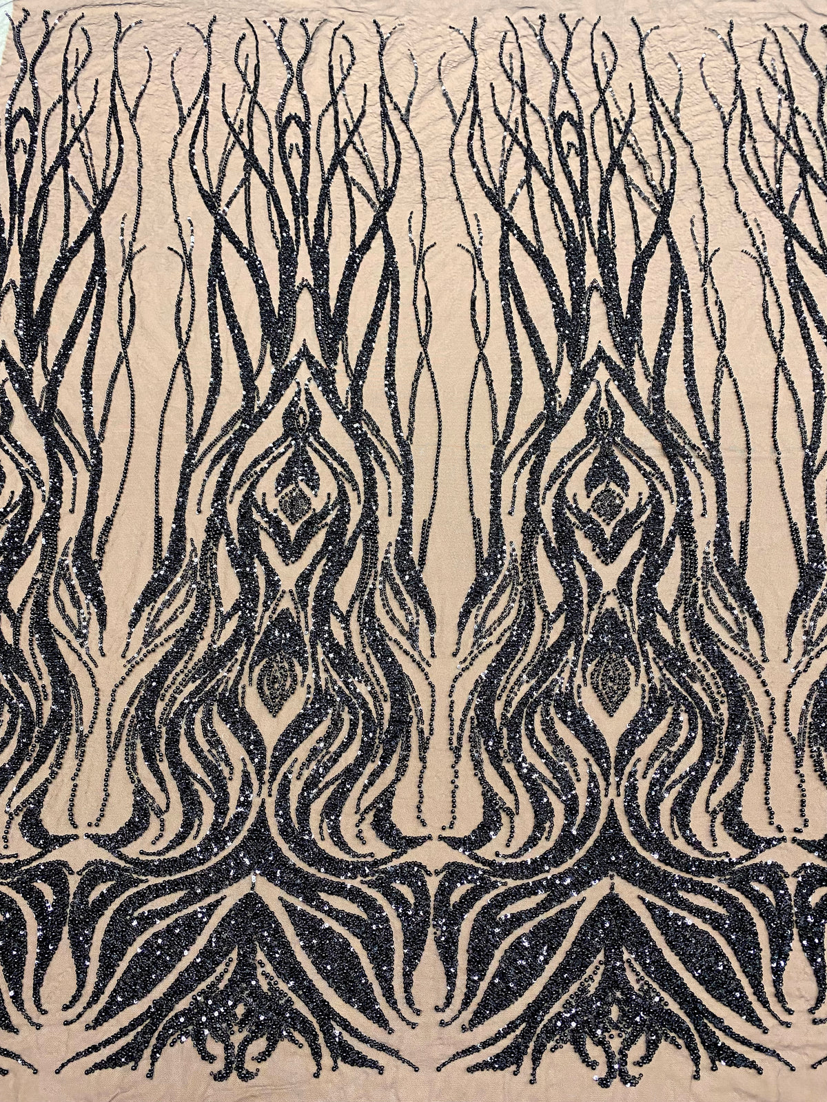 Dantela Couture Neagra cu Model Geometric, cu Perle, Margele si Paiete