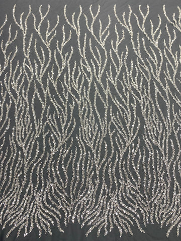 Csipke Couture ezüst tüllön antracit színben, gyöngy- és flitterfüzérekkel, gyöngyökkel és flitterekkel