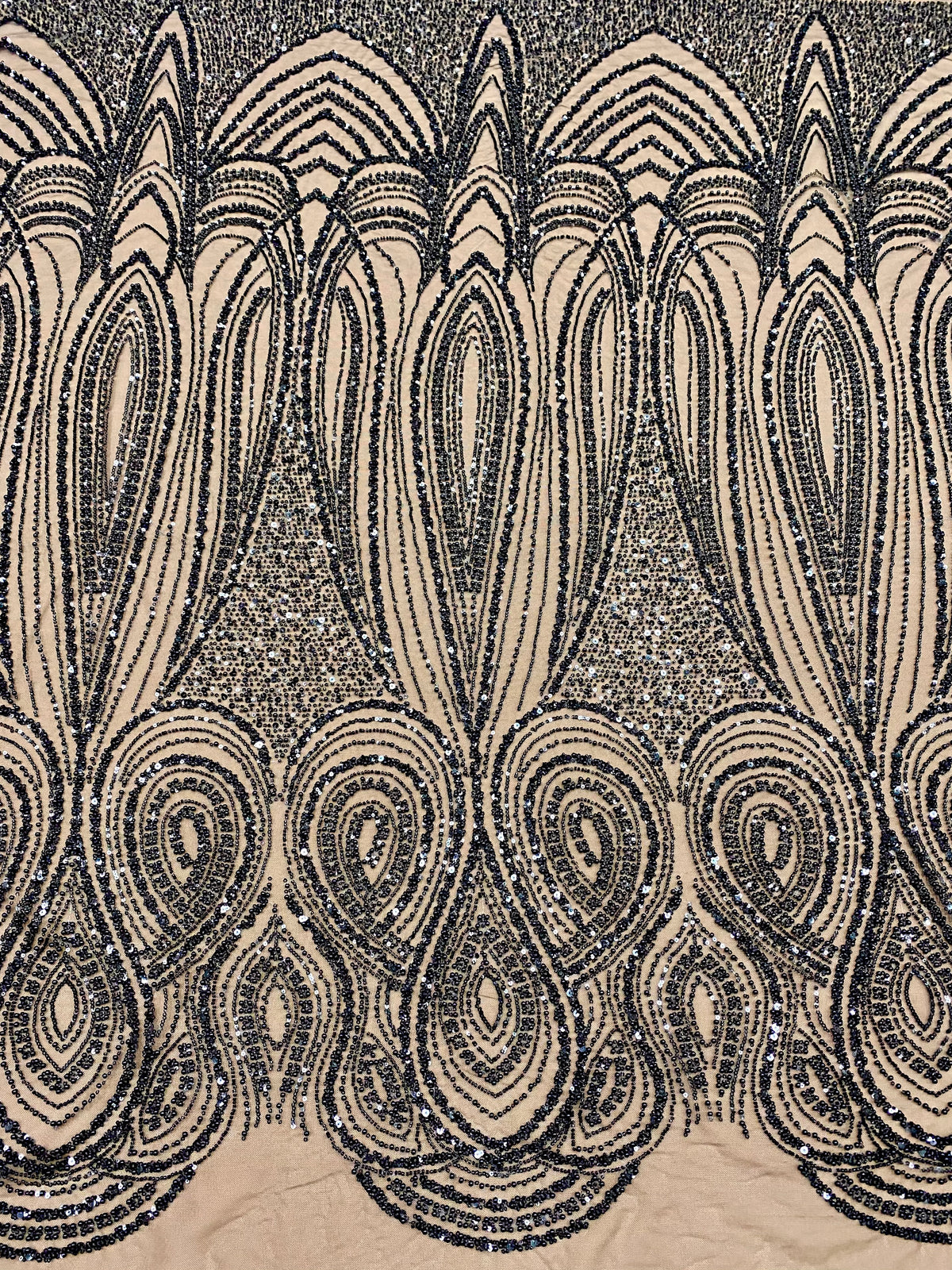 Dantela Couture Neagra cu Model Geometric, cu Perle, Margele si Paiete