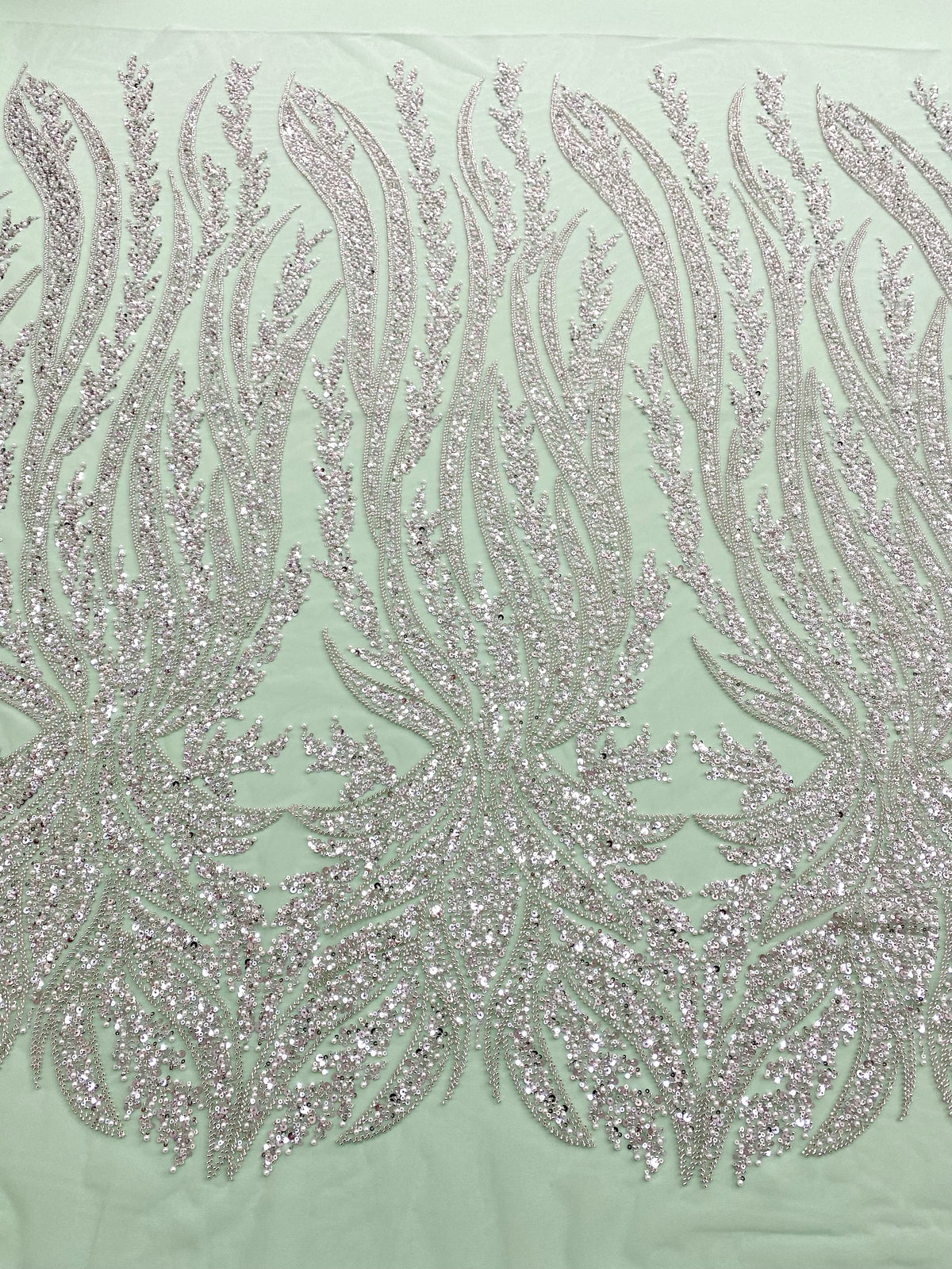 Dantela Couture Argintie pe Tulle Verde Menta cu Panou, cu Perle, Margele si Paiete