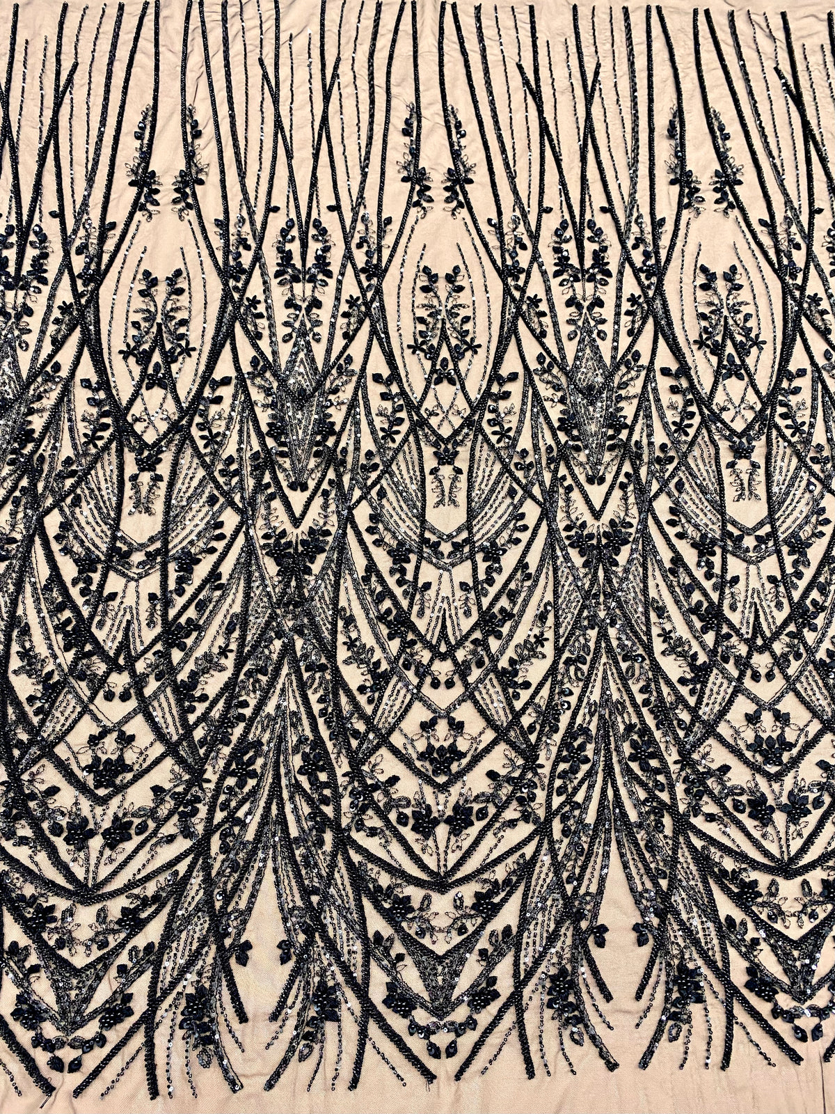 Dantela Couture Neagra cu Model Geometric, cu Perle, Margele si Paiete