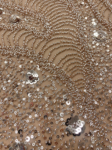 Dantela Couture Arany Rose geometriai mintával és virágokkal, gyöngyökkel és flitterekkel