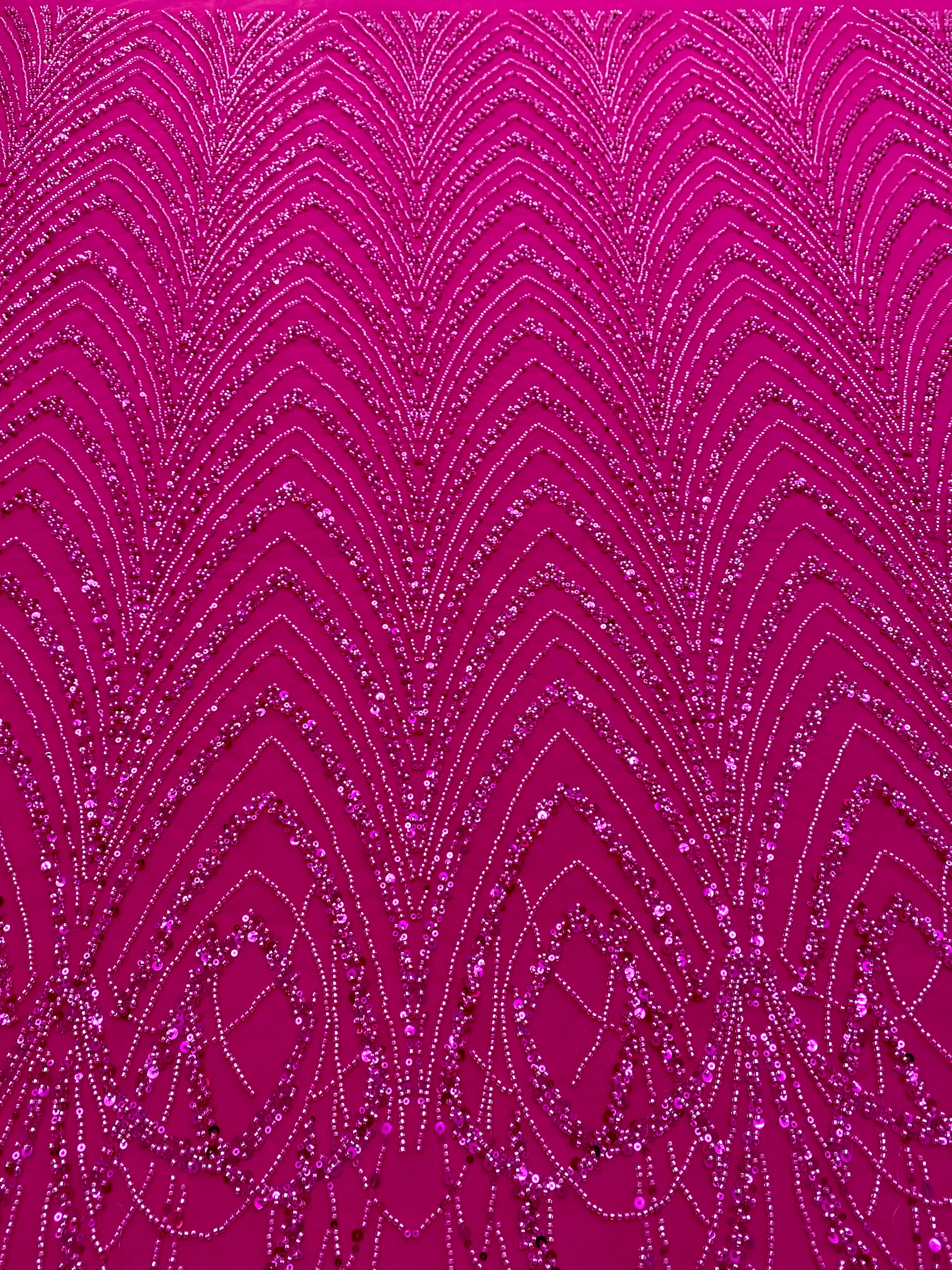 Dantela Couture Fucsia geometriai mintával, gyöngyökkel és flitterekkel