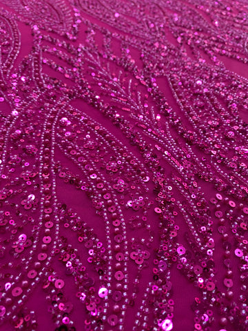 Dantela Couture Fucsia geometriai mintával, gyöngyökkel, gyöngyöcskékkel és flitterekkel