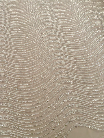Dantela Couture Diamond lineáris mintával, gyöngyökkel és flitterekkel