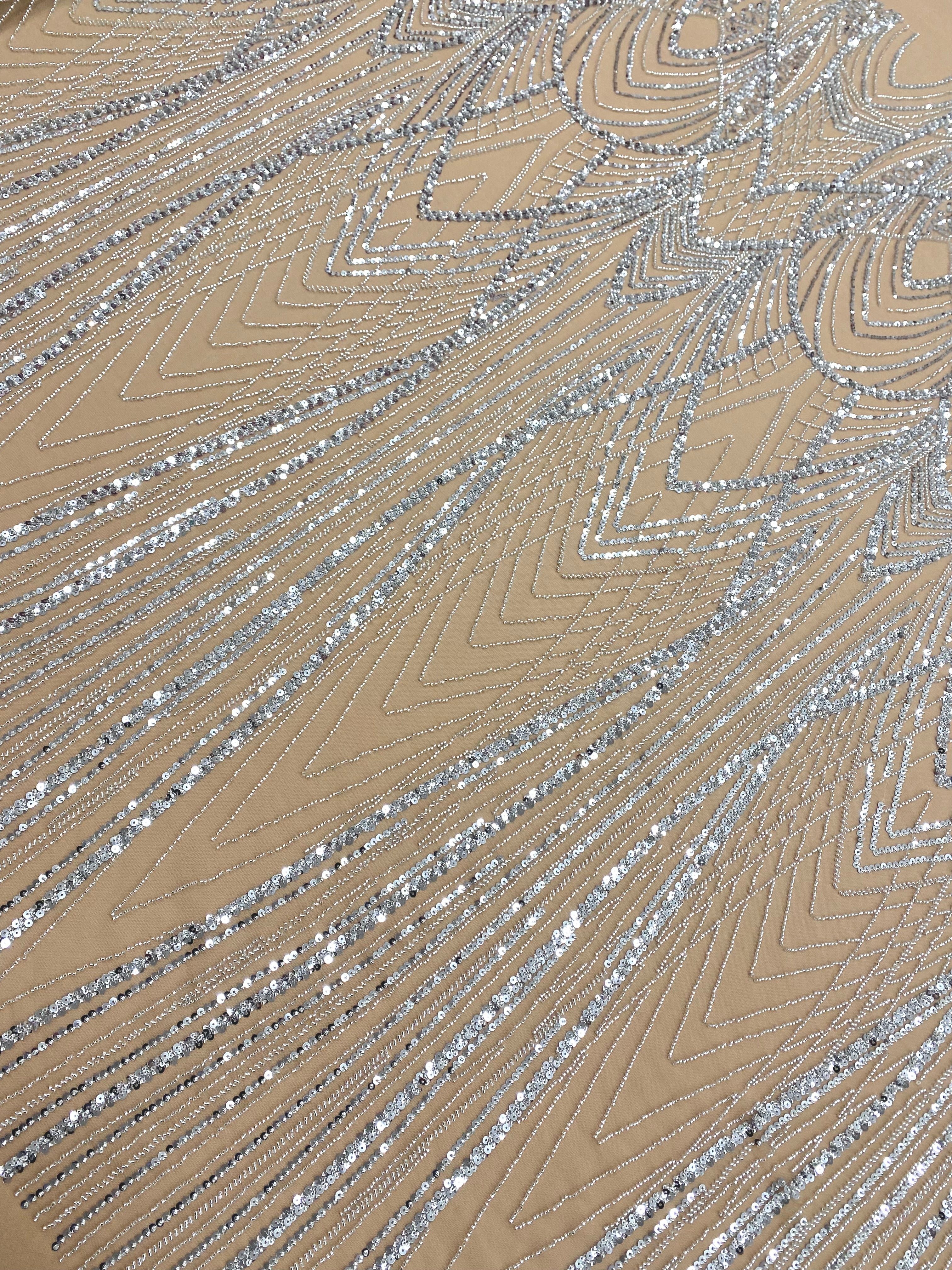 Csipke Couture ezüst tüll nude panellel, gyöngyökkel és flitterekkel