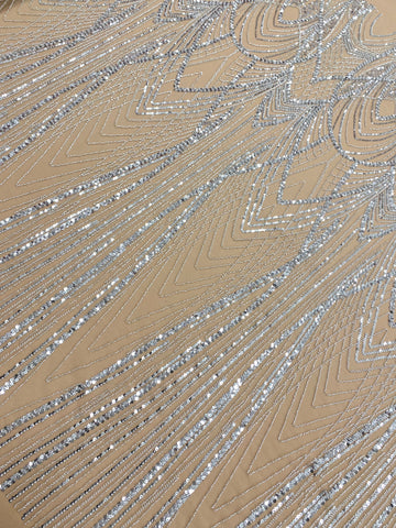 Csipke Couture ezüst tüll nude panellel, gyöngyökkel és flitterekkel