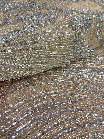 Csipke Couture ezüst tüll nude alapon geometrikus mintával, gyöngyökkel és flitterekkel