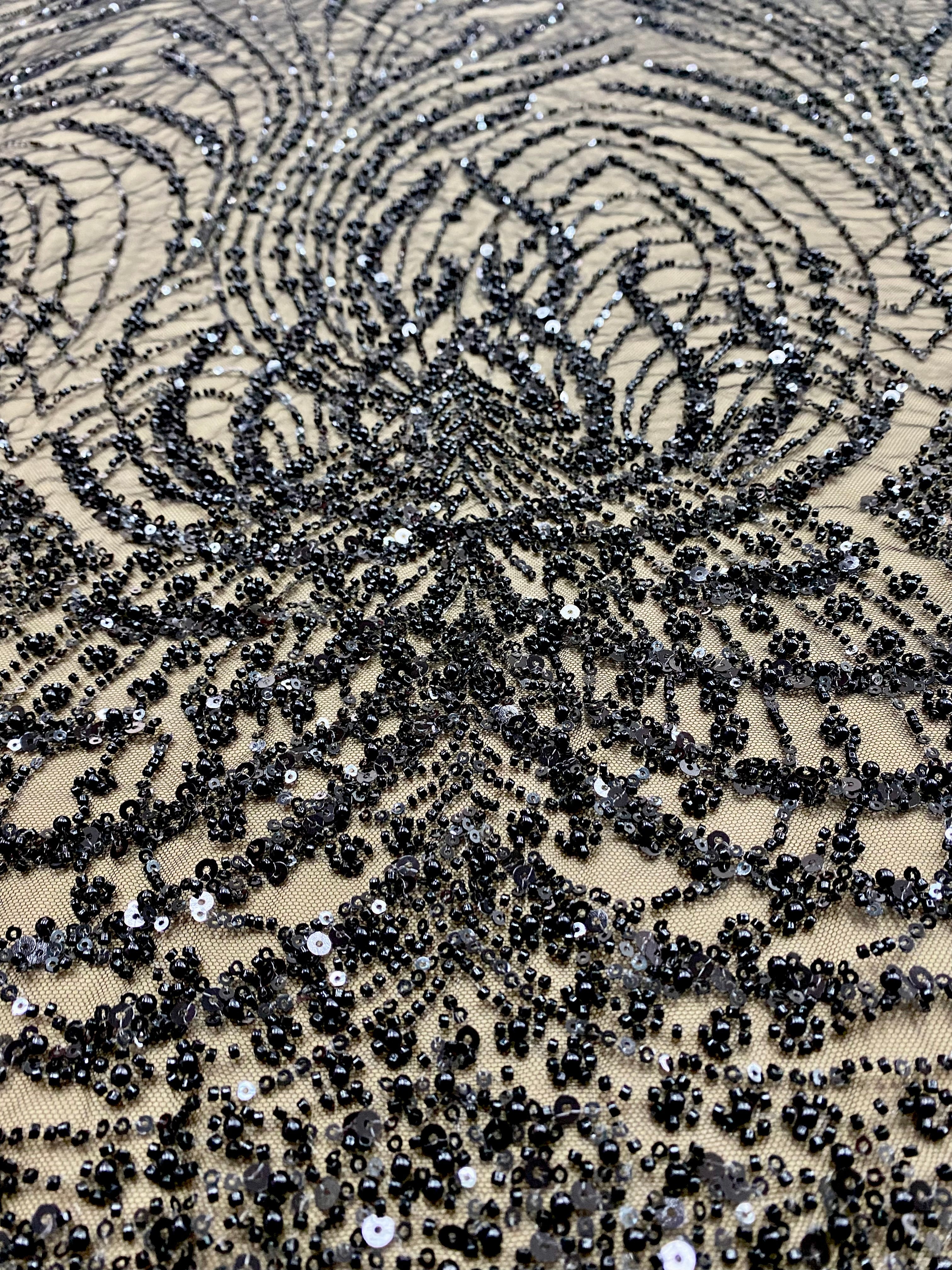Dantela Couture Neagra cu Panou, cu Perle, Margele si Paiete