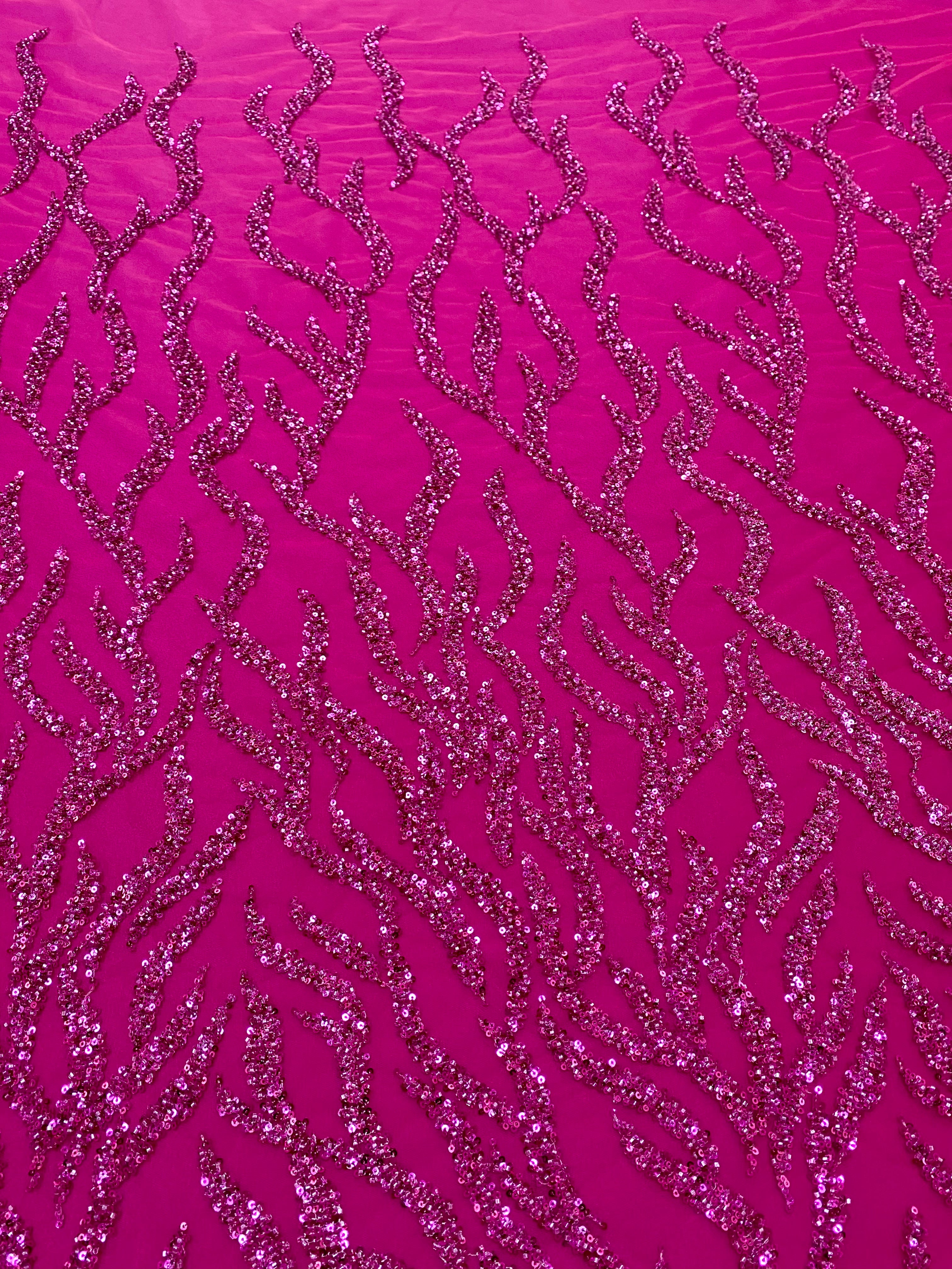 Dantela Couture Fucsia gyöngyökkel és flitterekkel, szálakkal