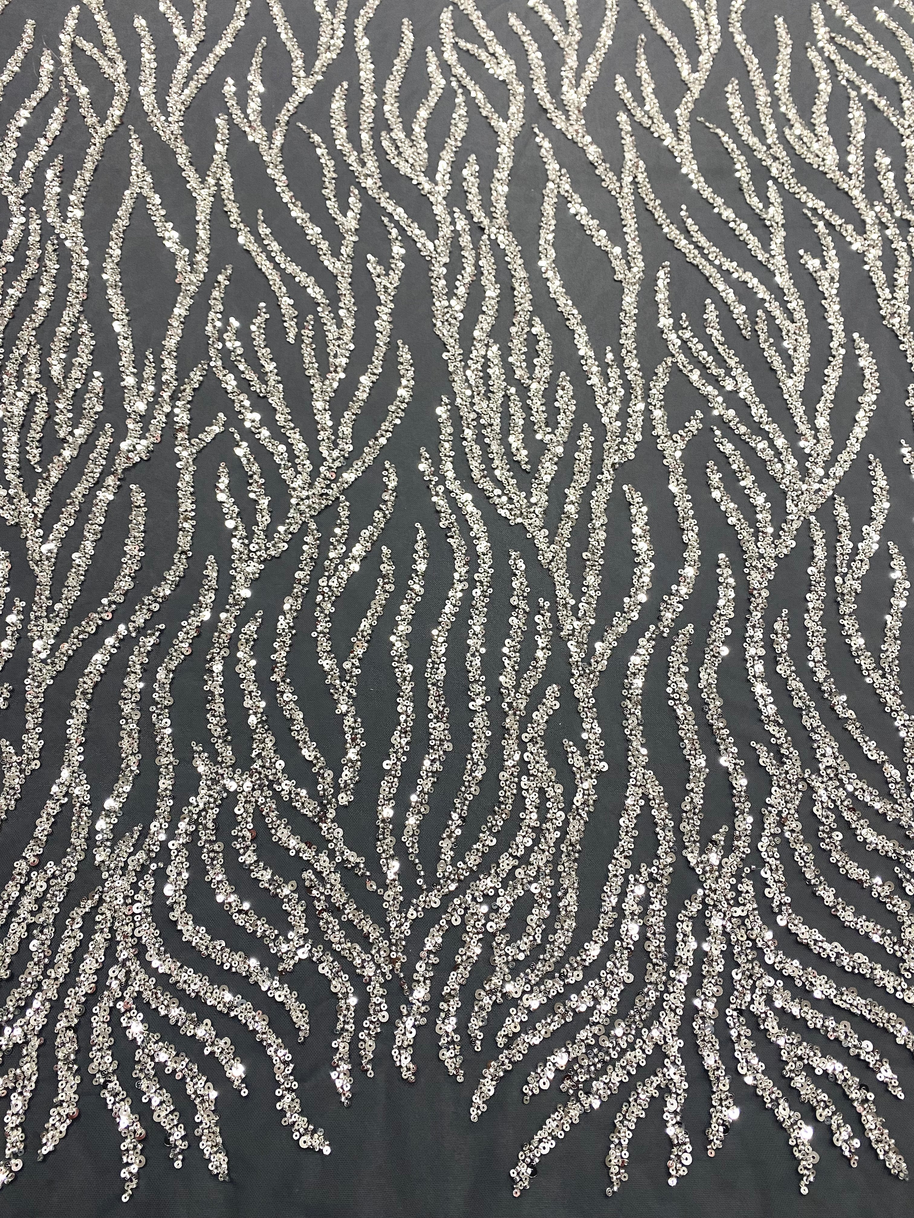Csipke Couture ezüst tüllön antracit színben, gyöngy- és flitterfüzérekkel, gyöngyökkel és flitterekkel