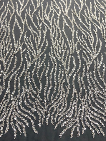 Csipke Couture ezüst tüllön antracit színben, gyöngy- és flitterfüzérekkel, gyöngyökkel és flitterekkel