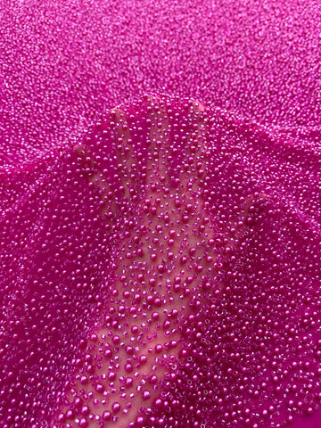 Dantela Couture Fucsia általános mintával, gyöngyökkel és gyöngyöcskékkel