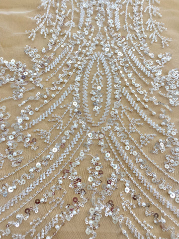 Dantela Couture Diamond panellel, gyöngyökkel, gyöngyöcskékkel és flitterekkel
