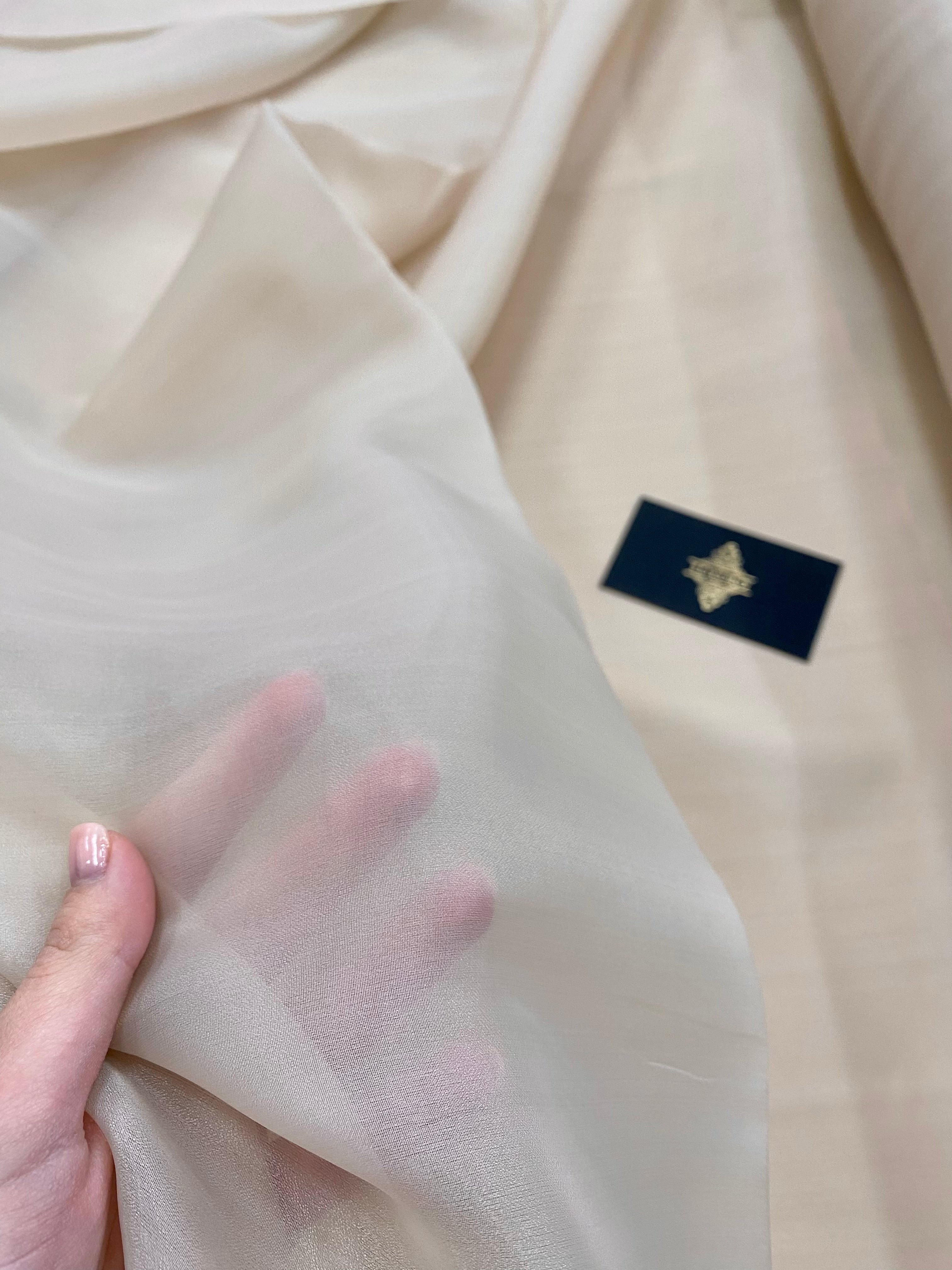 Organza világos bézs gyöngyház - 3 m szélesség