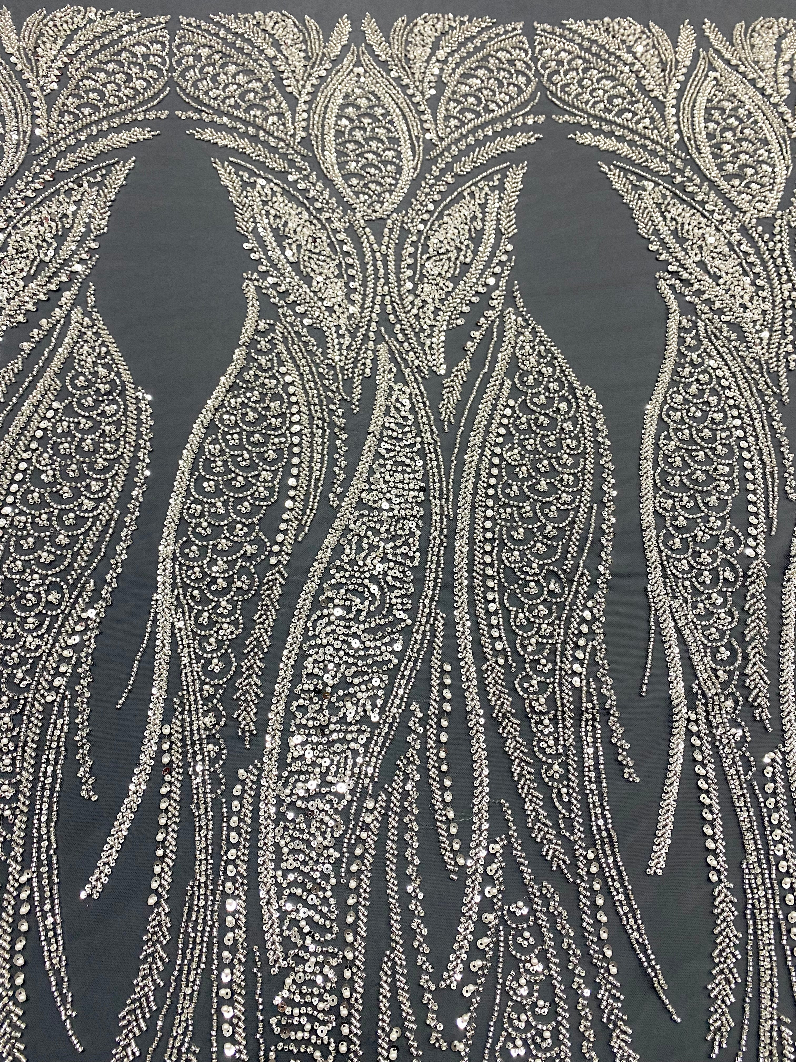Dantela Couture Argintie pe Tulle Antracit cu Panou, cu Perle, Margele si Paiete