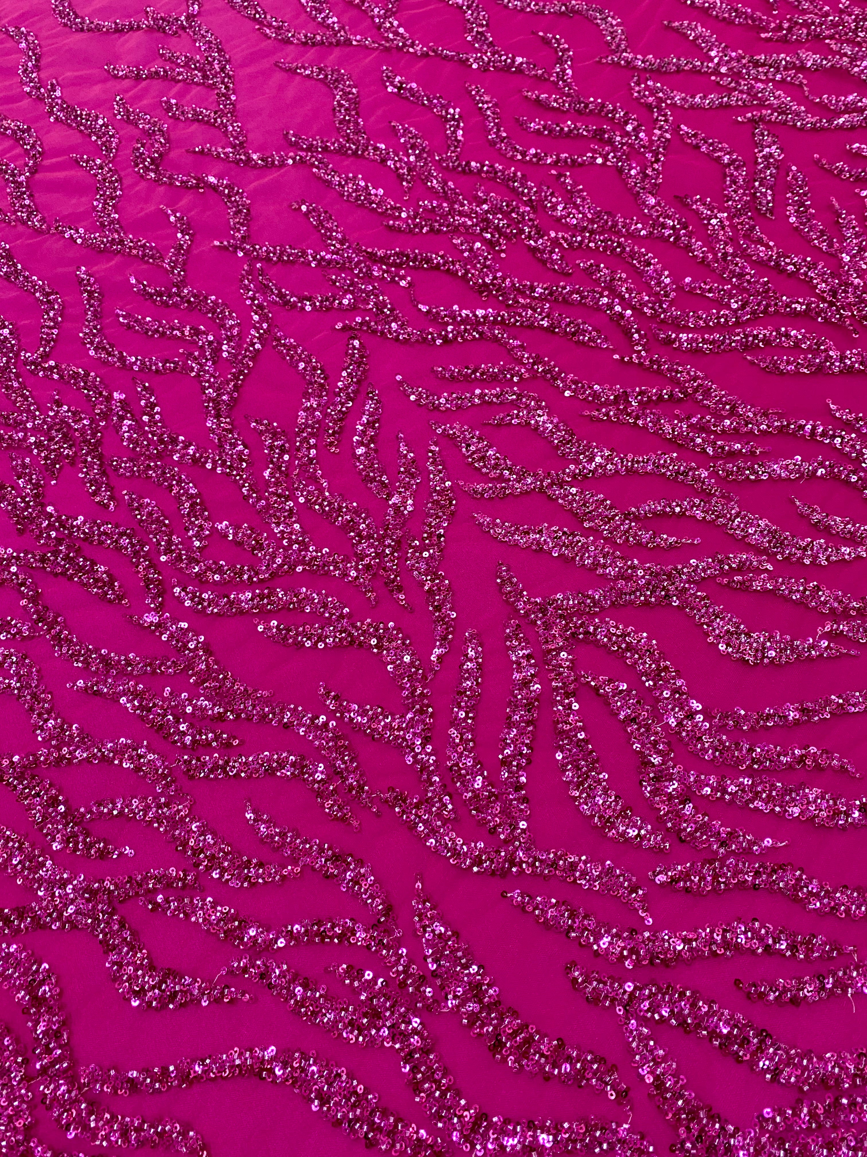 Dantela Couture Fucsia gyöngyökkel és flitterekkel, szálakkal